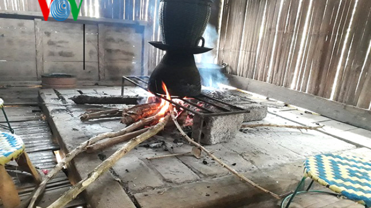 Bếp lửa nhà sàn trong đời sống người Thái Tây Bắc
