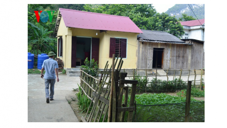 Quảng Bình: Sửa chữa nhà ở cho các hộ nghèo đồng bào Rục