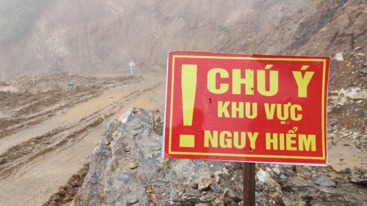 Quảng Nam khẩn trương khắc phục giao thông miền núi khi Tết cận kề