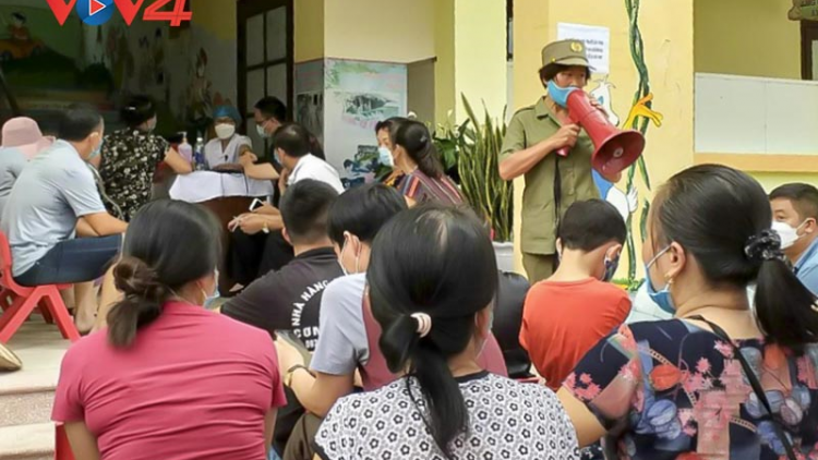 Người cao tuổi Điện Biên hăng hái tham gia chống dịch COVID-19