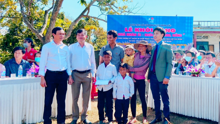 Học sinh Đắk Lắk góp sức xây Nhà nhân ái từ nguồn quỹ 1.000 đồng