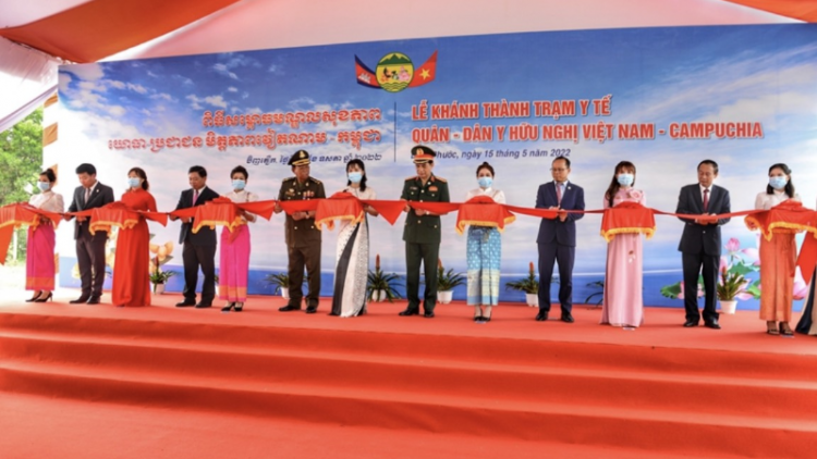 Giao lưu hữu nghị quốc phòng biên giới Việt Nam - Campuchia