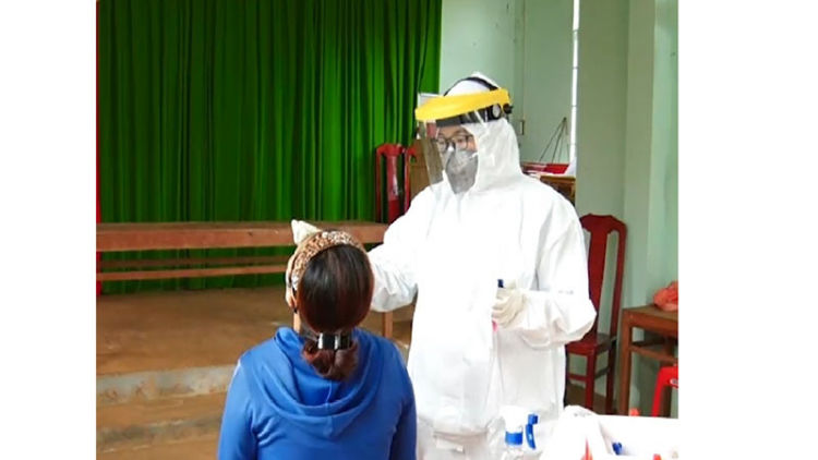 Những cán bộ y tế nơi tuyến đầu chống dịch ở Đắk Nông
