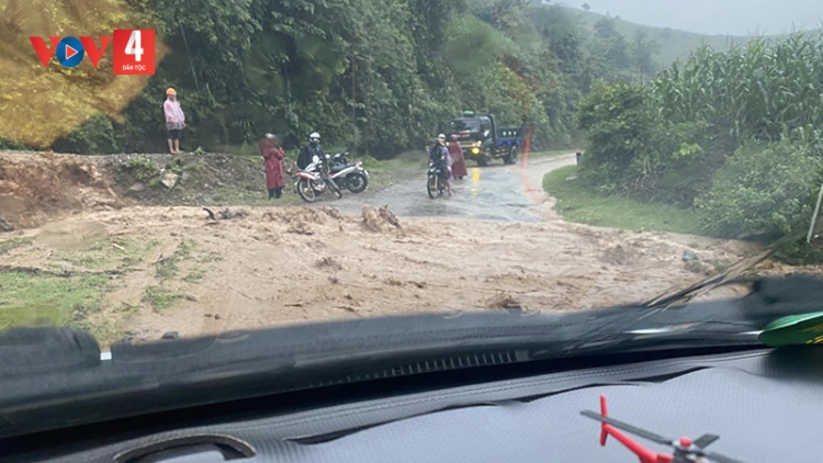 Mưa lớn gây ngập úng ở nhiều nơi tại Sơn La