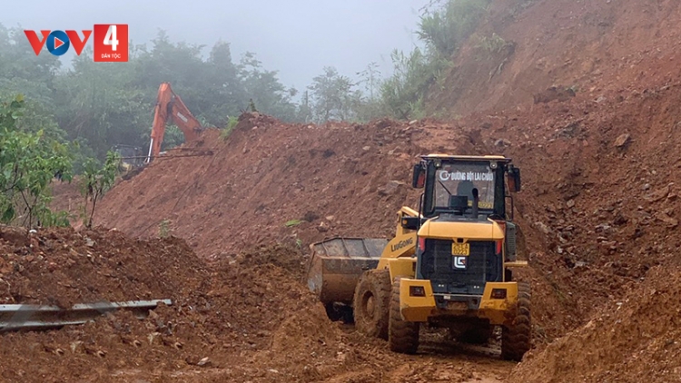 Lai Châu: Sạt lở lớn tỉnh lộ 127 chia cắt huyện Mường Tè với Nậm Nhùn