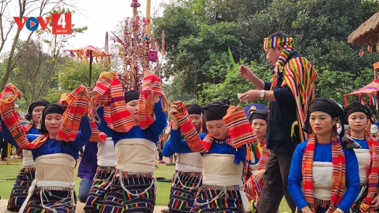 Vui lễ hội Chá mùn của người Thái Đen ở Lang Chánh
