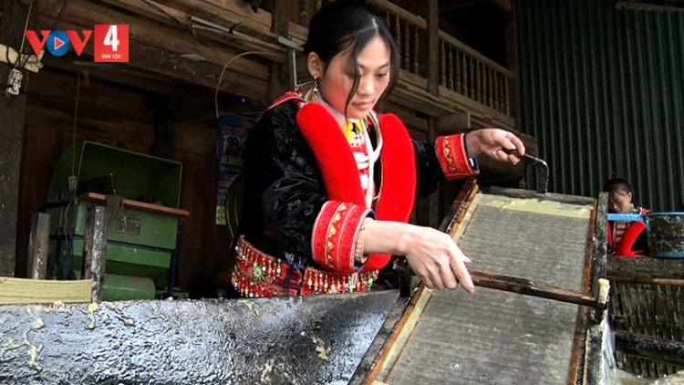 Giữ nghề làm giấy bản truyền thống của người Dao Đỏ ở Cao Bằng