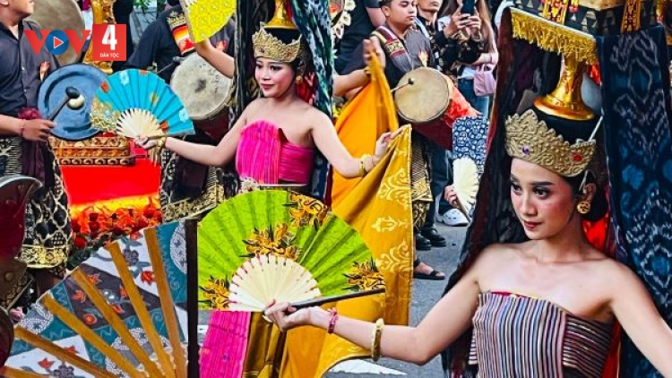 Rực rỡ sắc màu Lễ hội đường phố tại Bali