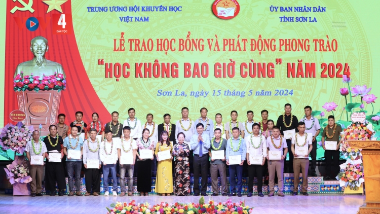 Hơn 180 cá nhân tiêu biểu tại Sơn La được nhận học bổng “Học không bao giờ cùng” 