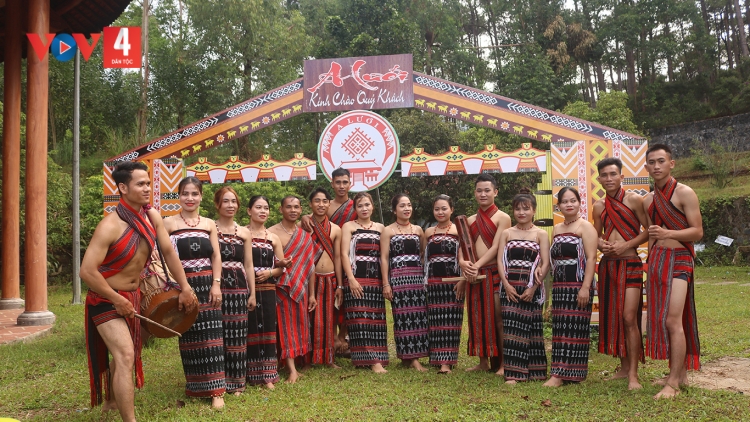 Bảo tồn văn hóa gắn phát triển du lịch vùng cao Thừa Thiên Huế