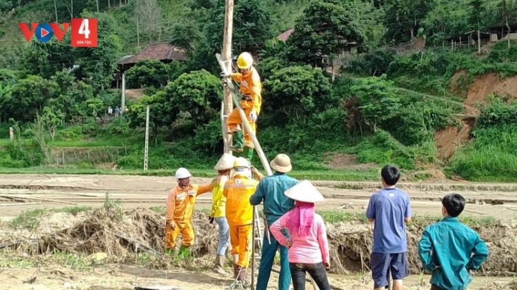 Cấp điện trở lại vùng rốn lũ Sơn La sau nhiều ngày ảnh hưởng thiên tai