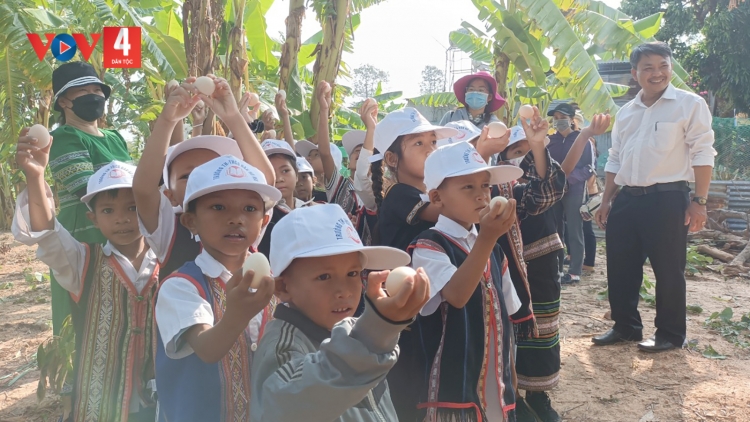 Kon Tum không để xảy ra lạm thu và gây khó cho phụ huynh đầu năm học mới