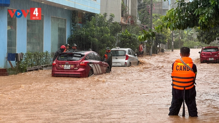 Lắng đọng hình ảnh Công an nhân dân nơi rốn lũ Sơn La