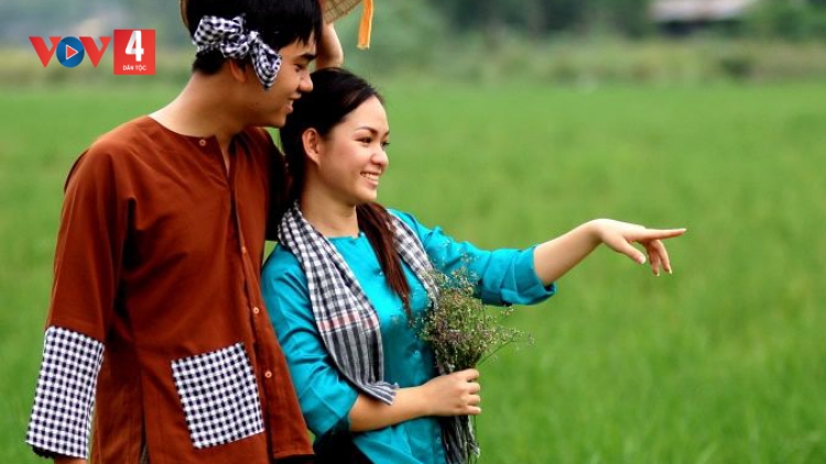 LÁ TRẦU XANH (Ca vọng vổ)