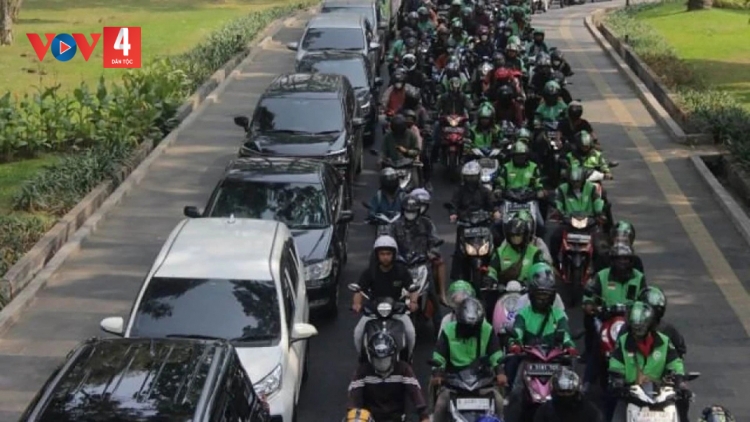 ពត៌មាន​ម៉ោង១៥