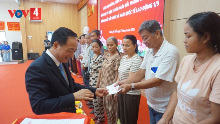 TRƯỞNG BAN TUYÊN GIÁO LÂNG P’TOO PA CHOOM ĐHANUÔR TRUNG ƯƠNG TƯƠC LUM LÊY, ĐOỌNG PR’HÊL HA PR’LOỌNG ĐONG CHÍNH SÁCH ĐHỊ HUẾ