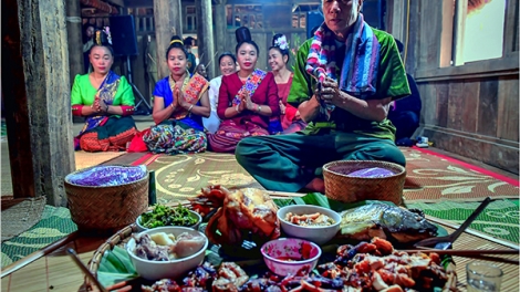 Vào nhà mới - một nghi lễ quan trọng của dân tộc Lào