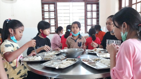 Quảng Nam: Đảm bảo điều kiện ăn ở, sinh hoạt cho học sinh vùng DTTS và miền núi