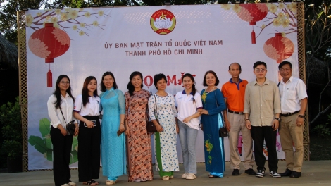67 rơpŏng Việt Nam rak roăng sinh viên Lếo, Kul