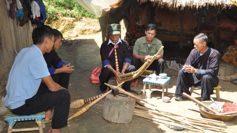 Cách chế tác và sử dụng một số nhạc cụ của người Mông Suối Giàng