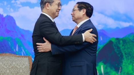 Thủ tướng Phạm Minh Chính sơng Bơngai tang măt Nhật Bản tơ̆ Việt Nam
