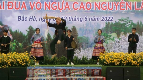 Câu lạc bộ văn nghệ dân gian Hồng Mi-nơi lan toả bản sắc văn hoá dân tộc Mông