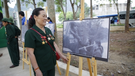 Âk nău pah kan kahgĭt 65 năm nar pơk trong Trường Sơn-Trong Hồ Chí Minh.