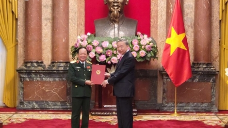 Thượng tướng Trịnh Văn Quyết ruah ngă Khua anom bruă kơđi čar ling tơhan Việt Nam