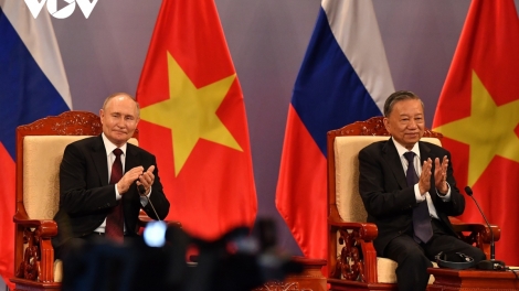 Khua mir sir dêh čar ta ơi Tô Lâm hăng Khua mir sir dêh čar Nga Putin pơbưp khua mua Khul giăng mah Việt Nam – Nga hăng čơđai gưl dlông hơđăp hmâo ha tal nao hrăm pơ̆ Nga 