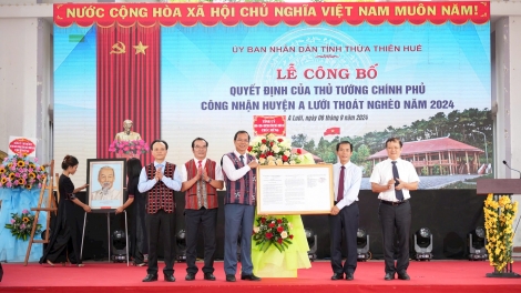 Công nhận huyện A Lưới thoát khỏi huyện nghèo quốc gia