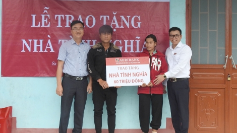 Gần 6 tỷ đồng hỗ trợ hộ nghèo và cận nghèo ở Kon Tum ăn Tết