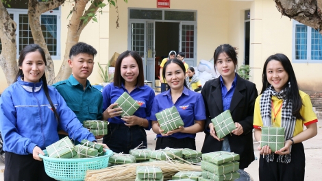 Chung tay chăm lo, mang Tết đến với người nghèo Đắk Lắk