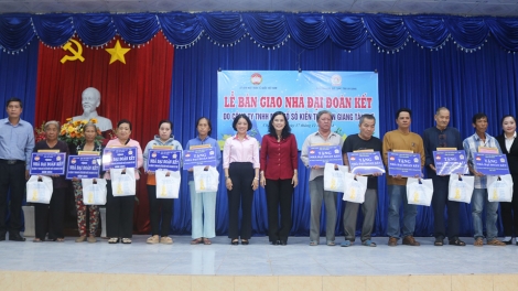 ឆ្នាំ២០២៥ ខេត្តអាងយ៉ាងលែងនៅមានផ្ទះបណ្តោះអាសន្ន ផ្ទះដាច់ដោចទៀតហើយ។