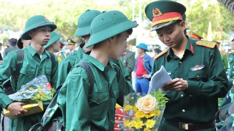 Hơn 3.000 thanh niên Đắk Lắk lên đường nhập ngũ
