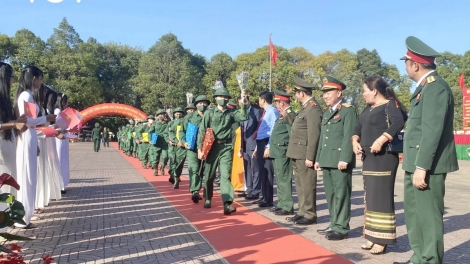 Năr năm pơm linh