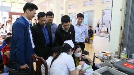 Đắk Lắk hơtŏk tơdrong ƀet vắc xin tang găn jĭ grŏnh ăn hơioh