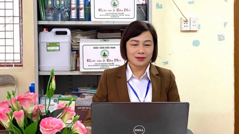 BÍ THƯ CHI BỘ HẾT ĐÂY VIỂC ĐẢY PĂN VẠ HẾT KIN HÍU