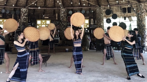 Hơ’muăn tơdroăng pơlê ton nah
