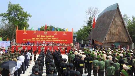  Anih tơm Kŏng an tơgŭm Kon Tum 84 ti hlj vă sut lê̆ hnam pơgia, hnam hyah hyok 