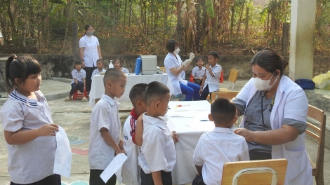 Măt bơngai tơpoh jĭ grŏnh tŏk kơtang, Kon Tum atŏk kơtang ƀet bơ̆ng vaccine ăn hơ ioh