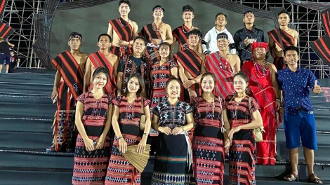 ZƯ LÊY CHR’NĂP VĂN HOÁ TY AHAY TING C’LÂNG ÂNG PR’CHÂC P’NIÊN