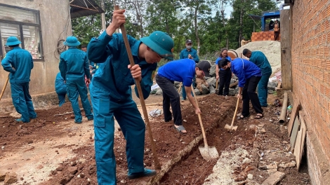Sơnăm mơlôh Đắk Lắk vang sut đei 32 tŏ hnam hiăh hiok