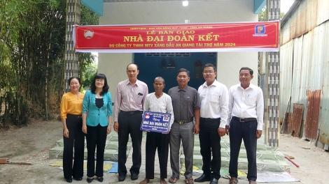 ការផ្លាស់ប្តូរនៅឃុំជនរួមជាតិខ្មែរ