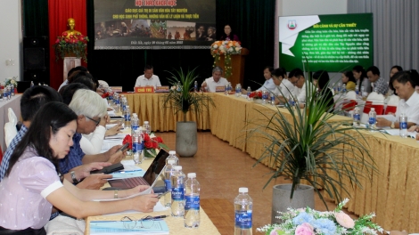 Hơtŏk kơtang pơtho tơbăt tơdrong kĭh kăl mŭk drăm joh ayŏ Tây Nguyên ăn hŏk tro