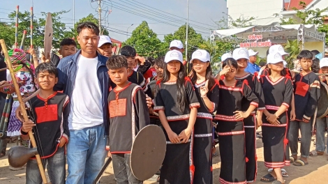 Ngế rơtăm Rơđế ki rak vế mâu prôa dêi kuăn ngo