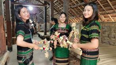 Nău rŏng bu ur drŭh (Nỗi lòng của cô gái)
