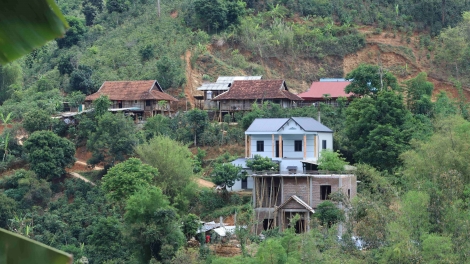 Pêi pro tiô rơkong Pôa Hồ, chi ƀô̆ Co Phung mơjiâng pơlê kuăn ngo Thái kro mơdrŏng