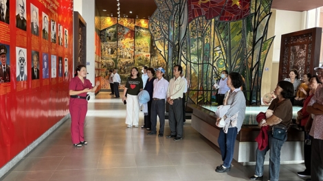 SALIH BAHRAU DI BHUM TANEH KATMANG BÌNH HÒA HƯNG