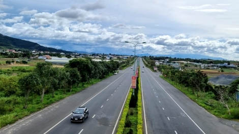 Pơxiâm mơjiâng pro troăng kân ăm phêp rơxế kơtâu têi Bảo Lộc – Liên Khương koh phiu ro kong pơlê Lâm Đồng nếo