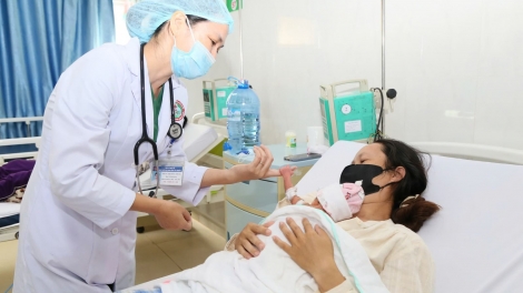 Nàng kòn se deh ờ tơl nhai in dờng pràn kơl dang